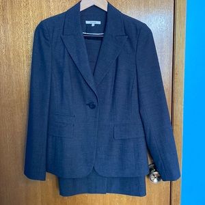 Lined RW&Co skirt suit warm grey
